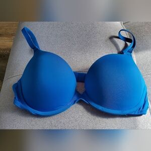 PINK Victoria's Secret Vibrant Blue Bra